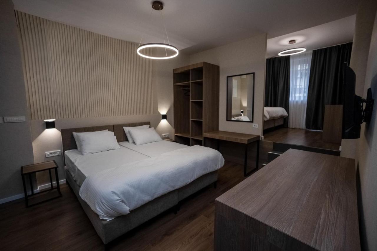 Griffon Bar Food Apartments Struga Exterior foto