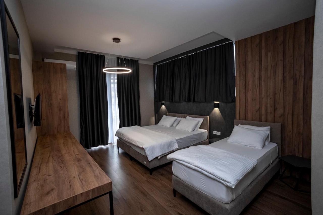 Griffon Bar Food Apartments Struga Exterior foto