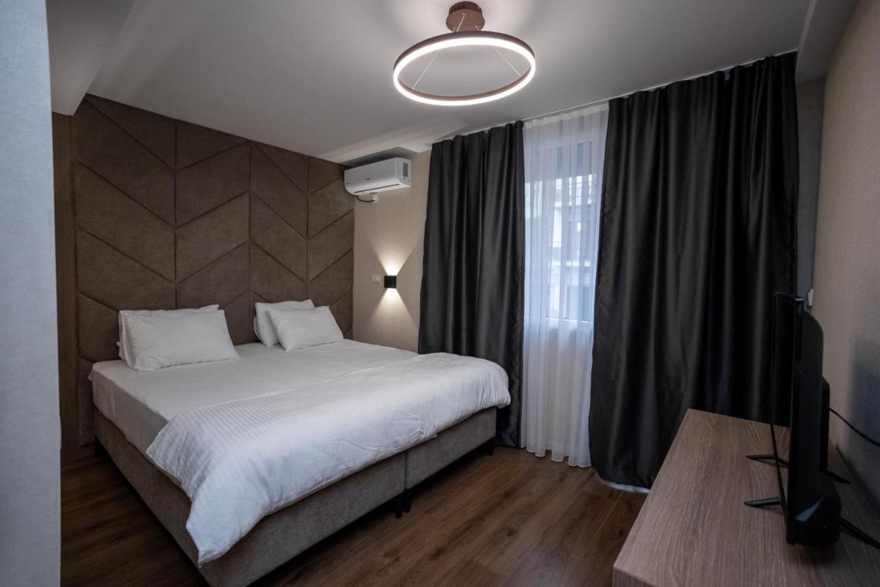 Griffon Bar Food Apartments Struga Exterior foto