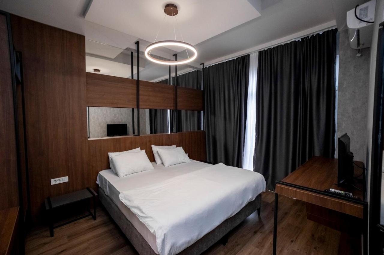 Griffon Bar Food Apartments Struga Exterior foto