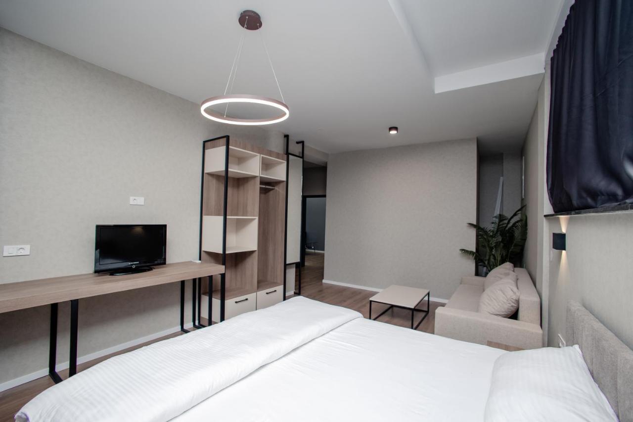 Griffon Bar Food Apartments Struga Exterior foto